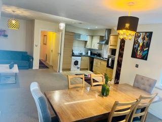 Spacious modern Flat with 2 bedrooms & 2 bathrooms & Free Parking & Wifi&up to6people - 2