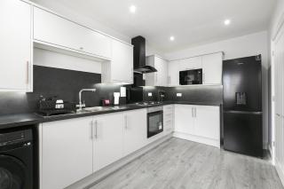 Stylish 3-Bed - Ebbsfleet & Bluewater - Parking - 5