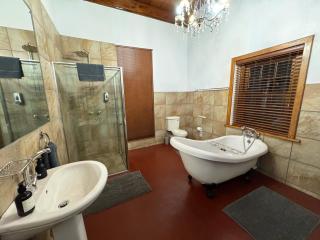 Uniondale Guest Lodge - 6