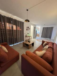 Tropical Villa with Private Pool Family Getaway - 4