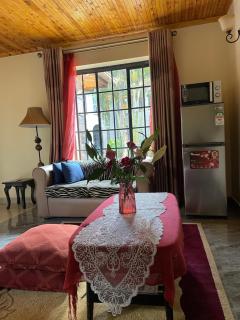 Cozy Garden Guesthouse - Muthaiga Gem - 9