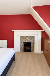 Spacious 4- Bedroom House in Huntly - Sleeps 8 - 0
