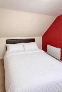 Spacious 4- Bedroom House in Huntly - Sleeps 8 - 9