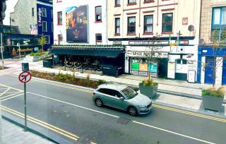 2 Bedroom Apartment in Cork City Centre sleeps 4 people - 2