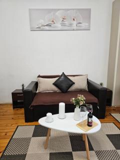 Apartment City center with workspace & wifi near Metro station - 1