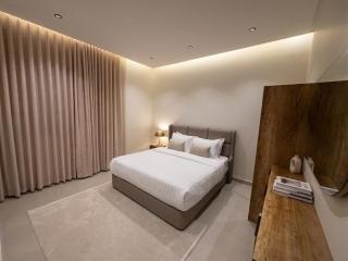Lomer Apartments - 4
