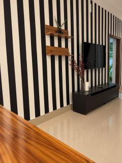 DeAmour, ZooRoad, 5 mins From City Centre Mall - 5