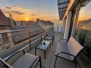 Central Apartment Budapest ~ Roof Terrace/AC/Indoor parking - 2
