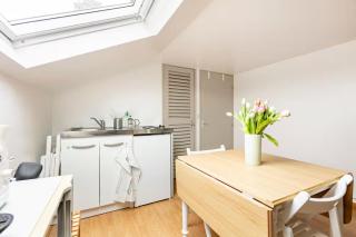 Parisian Flat, Large Terrace & Eiffel Tower View - 5