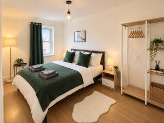 Central 2-Bed Apartment for 5 Guests - 7