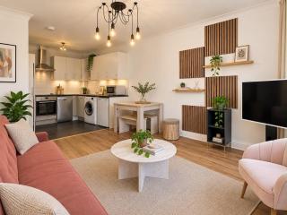 Central 2-Bed Apartment for 5 Guests - 1