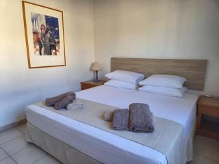 Harbour Apartment, Pool and Gym - 0