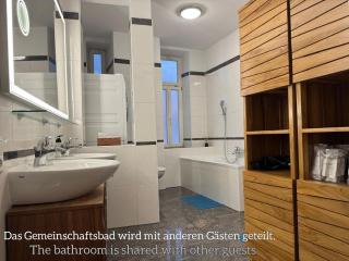 Isartor Rooms - SHARED BATHROOM - 1