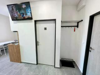 Hotel Hangar - 2