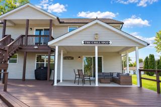 THE CHILL SPOT Lakefront Hot Tub Private Dock - 4