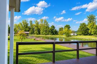 THE CHILL SPOT Lakefront Hot Tub Private Dock - 3