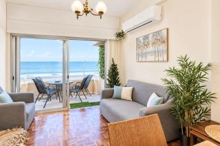 Breathtaking Beachfront Apartment in Makenzy - Lanarka - 5
