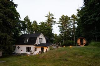 Two Cabins for 16 Suna Fire Pits - 7