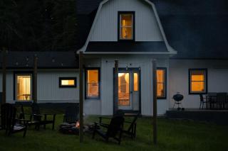 Two Cabins for 16 Suna Fire Pits - 5
