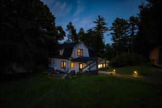 Two Cabins for 16 Suna Fire Pits - 2