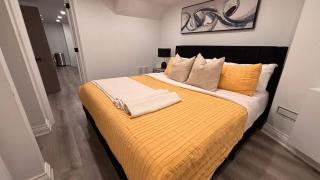 Bright Downtown 1BR Free Parking & King Bed - 6