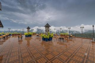 Serene Cloud Villa Luxury Mountain Retreat - 1