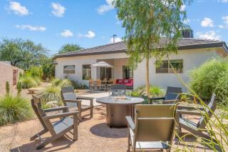 Prana Hacienda Near U of A Fire Pit Garden - 0