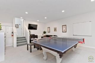 Casa Pura Vida: Hot Tub w Pool and Ping Pong Tables and Backyard BBQ - 1