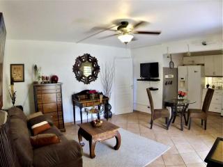Pelican Key Tranquility Suite 1 Bedroom Apartment - 7