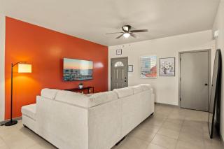 3BR 2 And a Half BA Modern Farmhouse King Bed Smart TVs A - 6
