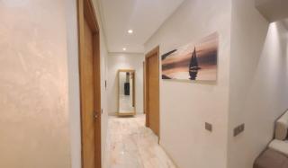 Stylish, Luxurious & Comfortable House 3 min to CFC 10 min to Beach - 7