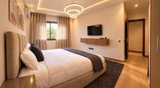 Stylish, Luxurious & Comfortable House 3 min to CFC 10 min to Beach - 4