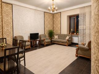 Vintage apartment near Republic Square - 4