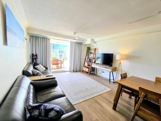 Oceanfront Ground Floor Apartment - Dwell 3 in Bargara - 3