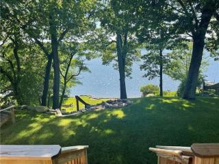 2BR lakefront home, stunning water views - 7