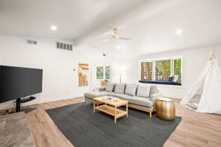 Lake Austin Bungalow - Private Dock - 2