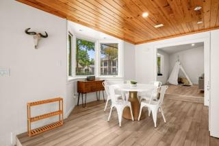 Lake Austin Bungalow - Private Dock - 1