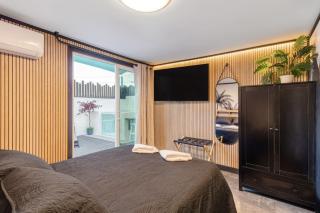 Luxury Downtown Home With SPA - 8