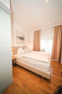 Stadthotel Restaurant Auerhahn - 3