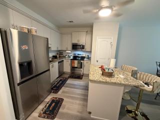 Room In Thomas GA Private Bath Shared Kitchen - 2