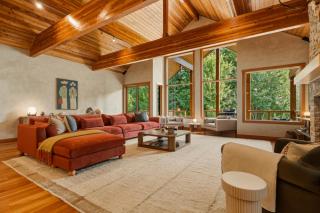 Great Escape Chalet Revelstoke - 5