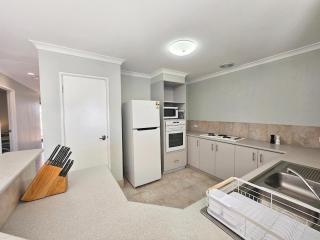 Pelican Shore Villa 22 - Kalbarri WA - 2