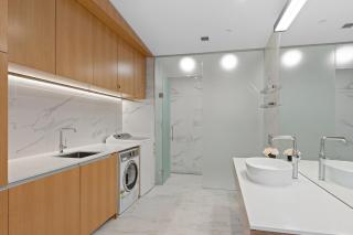 Luxury Penthouse in the City - 9
