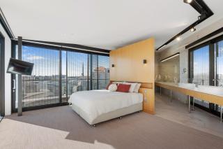 Luxury Penthouse in the City - 3
