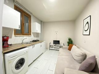 Stylish 1BR Stay İstiklal Steps Away - 7