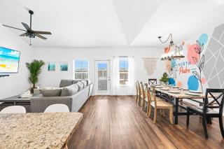 Resort Pool, 5 Bedroom, Spacious, King Beds, Near White Cap Beach, Patio, Grill - Corpus Christi - 3