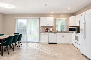 Centrally Located Home available for Longer Stays! - 9
