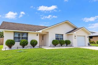 Centrally Located Home available for Longer Stays! - 2