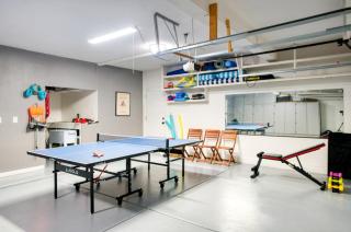 Upscale Phoenix Abode: Walk to South Mountain Park - 1