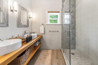 Mahogany Breezes Luxury Villa - 5